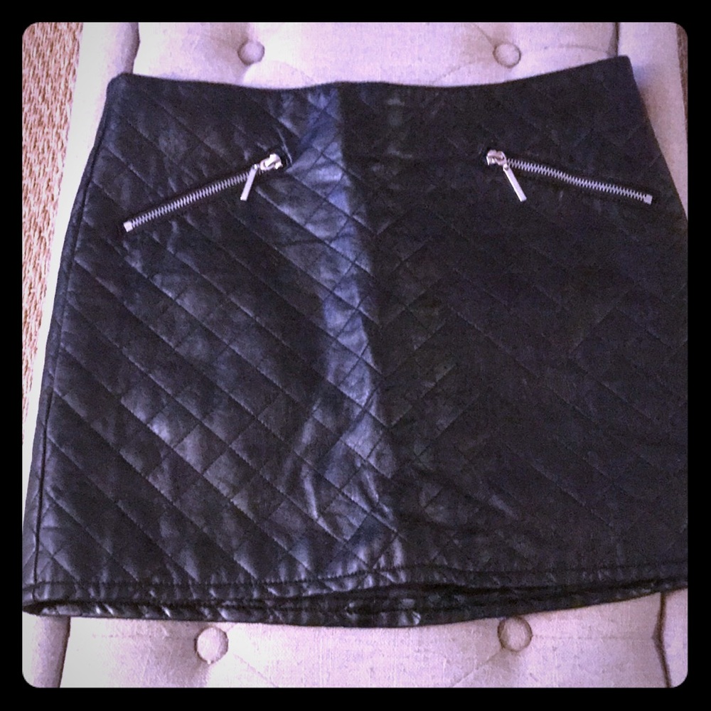 H&M faux leather quilted black mini skirt size 10